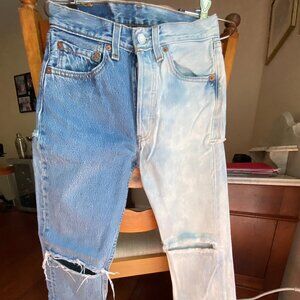 501 Levi's Two Tone Distressed Jeans